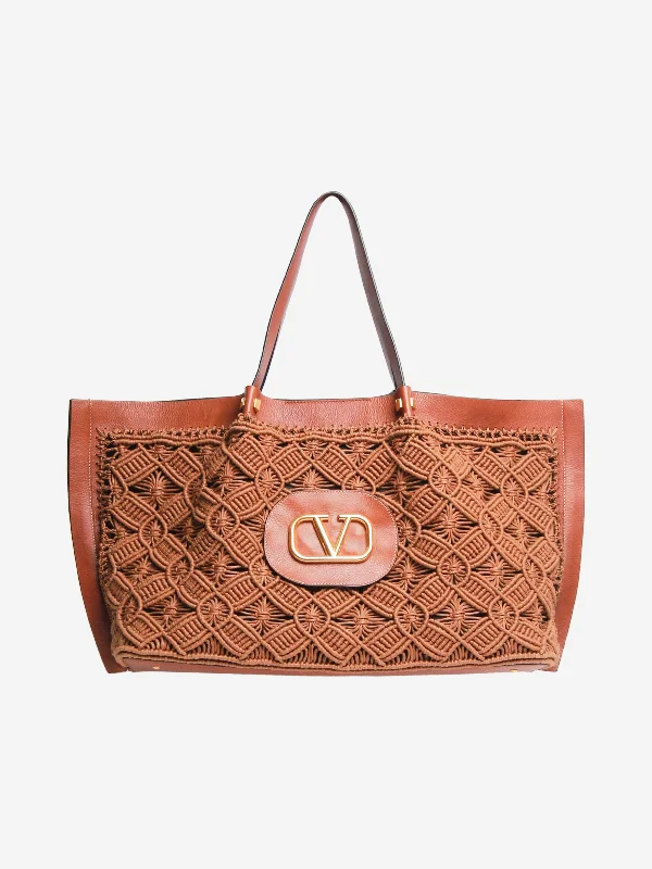 Brown crochet and leather VLogo Escape tote bag